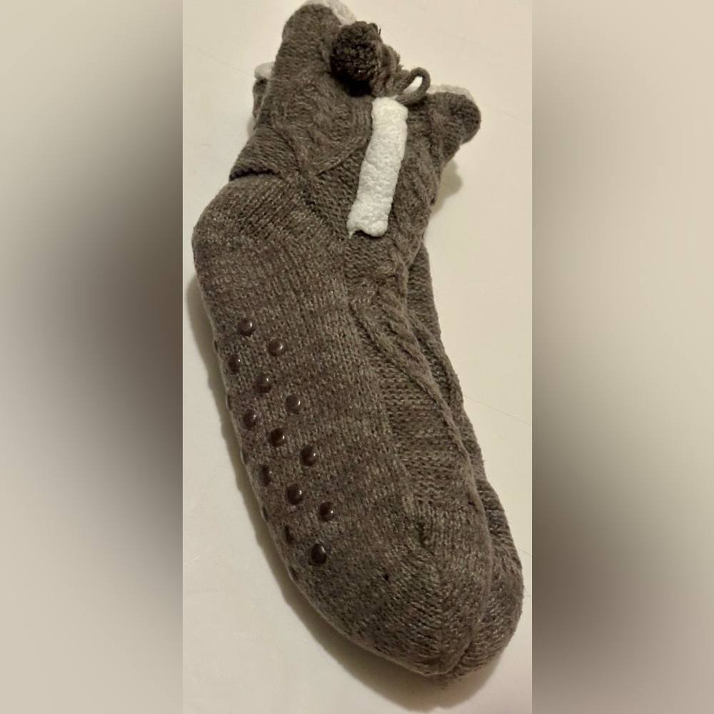 Women’s Thermal Fuzzy Gray Socks, Sherpa Lined, Non-Slip, Cozy Winter Warmth
